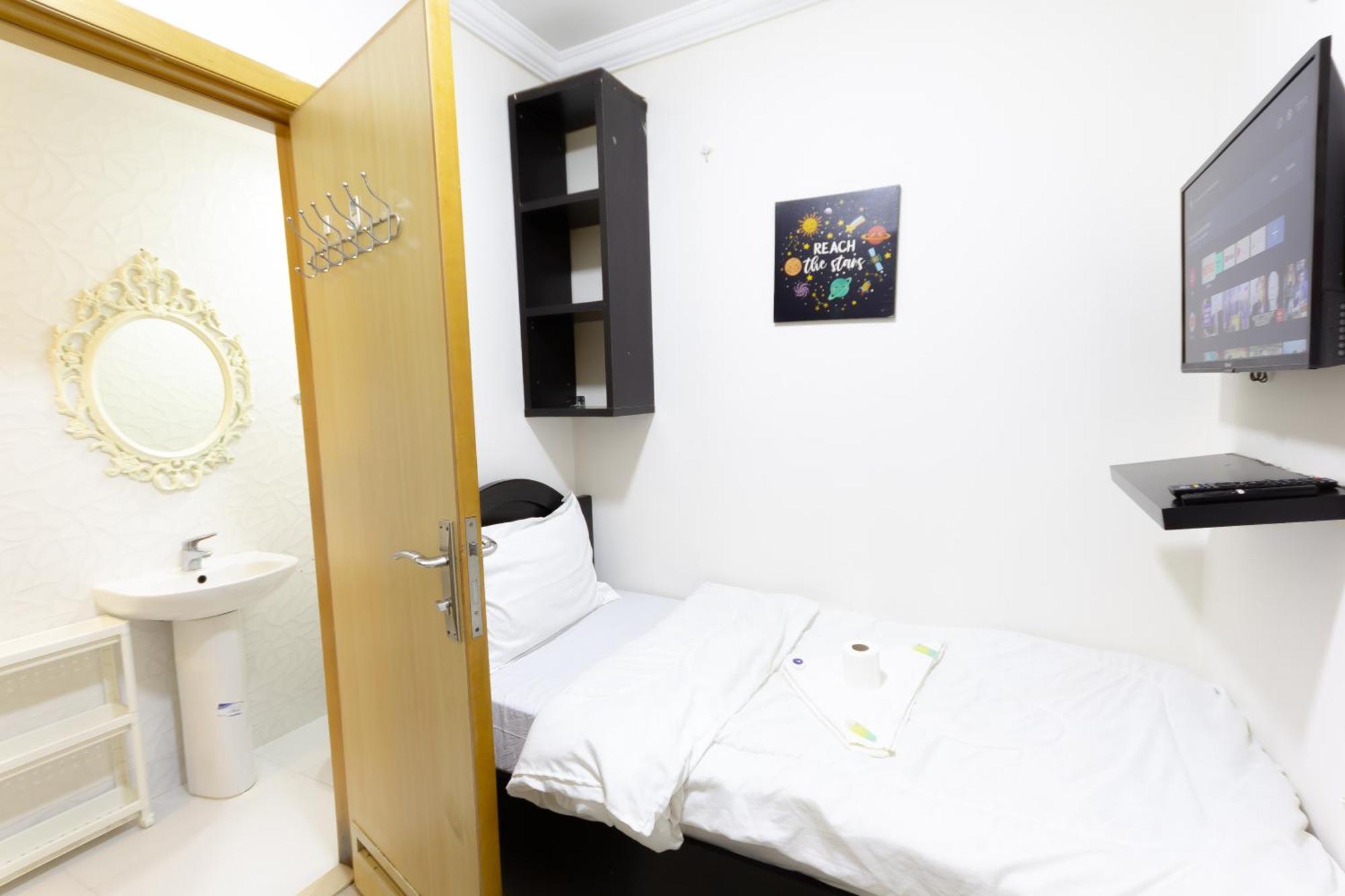 Budget Rooms With Private Bathroom For 'Girls' Only In Dubai, Marina Dış mekan fotoğraf
