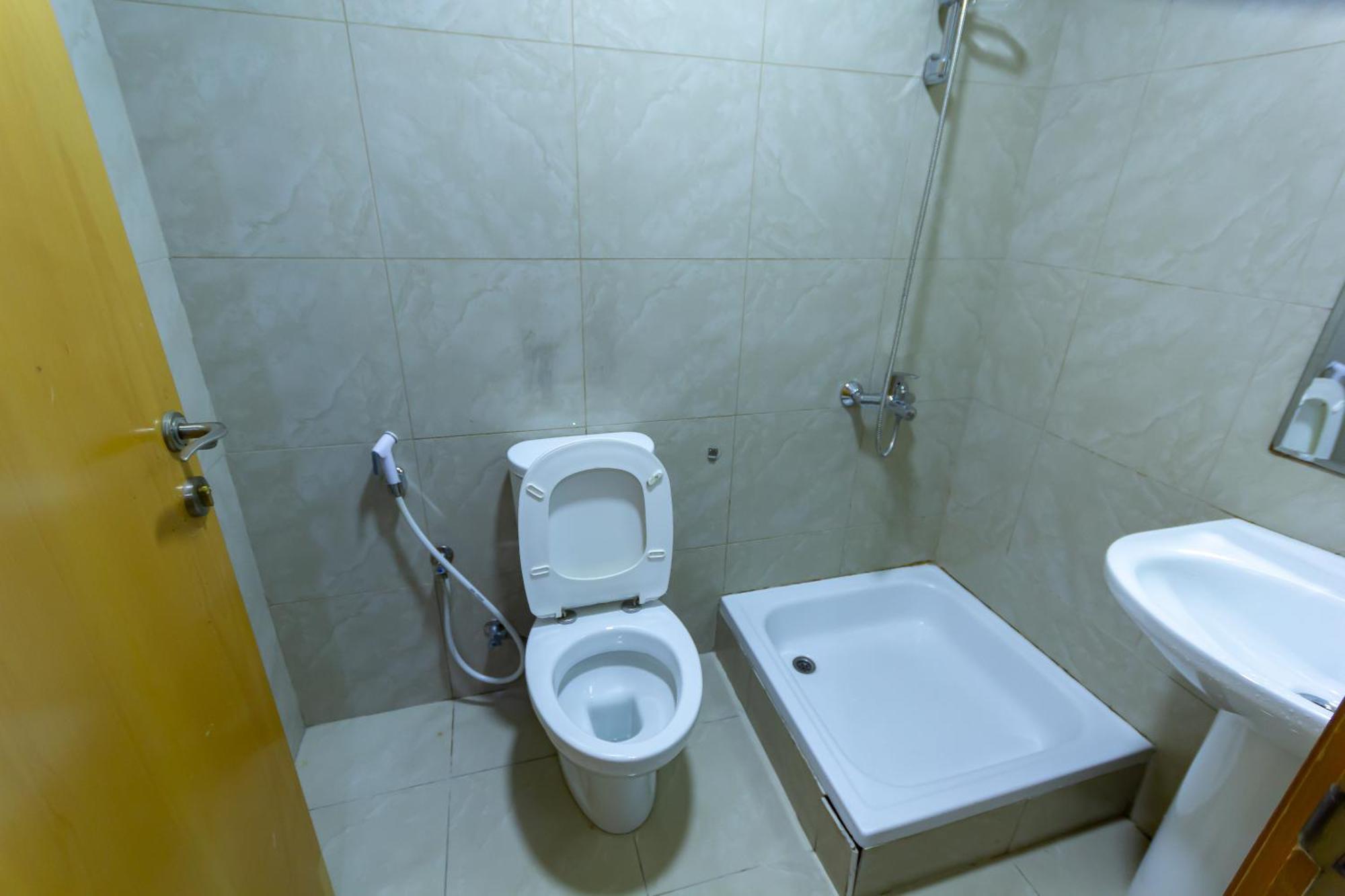 Budget Rooms With Private Bathroom For 'Girls' Only In Dubai, Marina Dış mekan fotoğraf