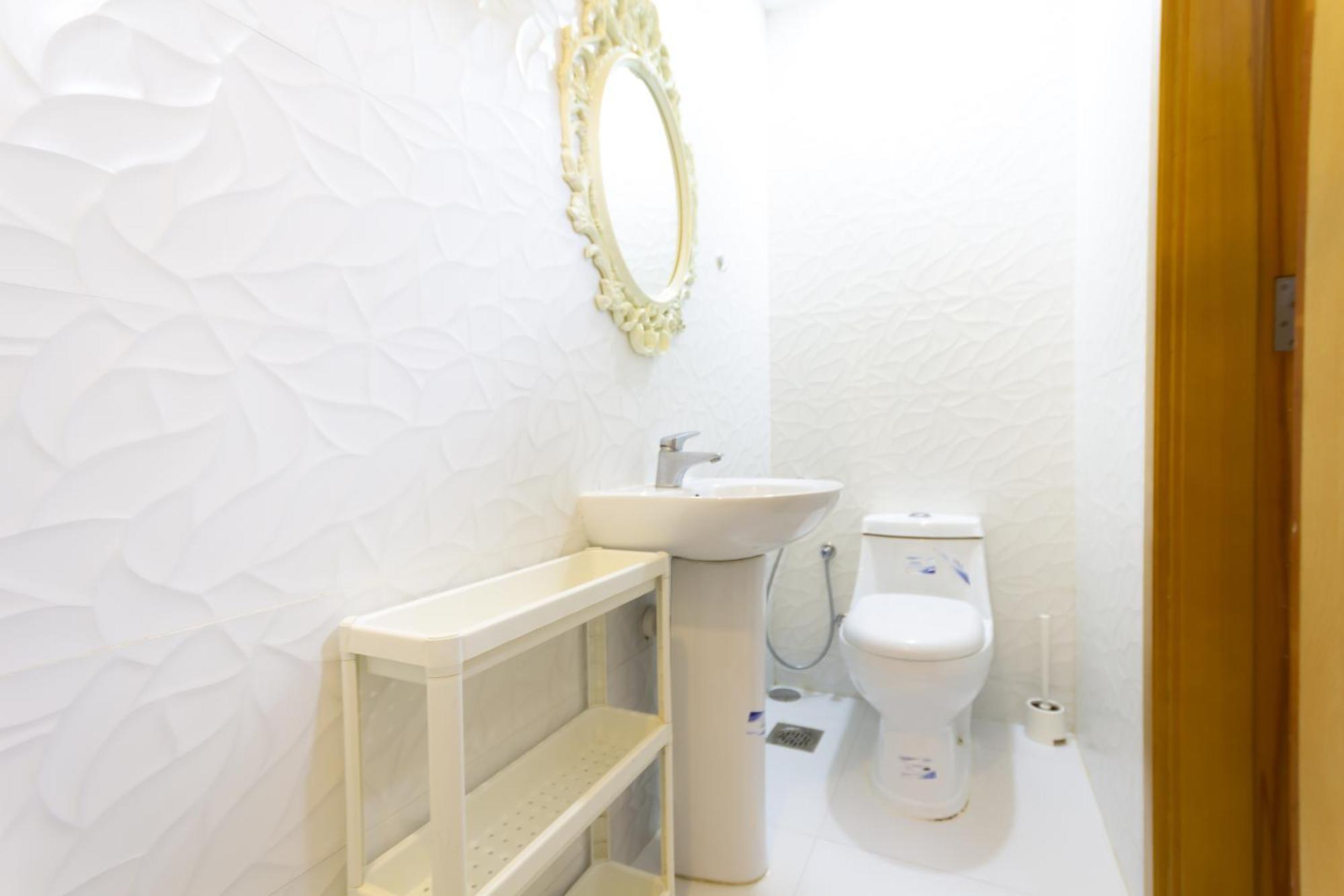 Budget Rooms With Private Bathroom For 'Girls' Only In Dubai, Marina Dış mekan fotoğraf