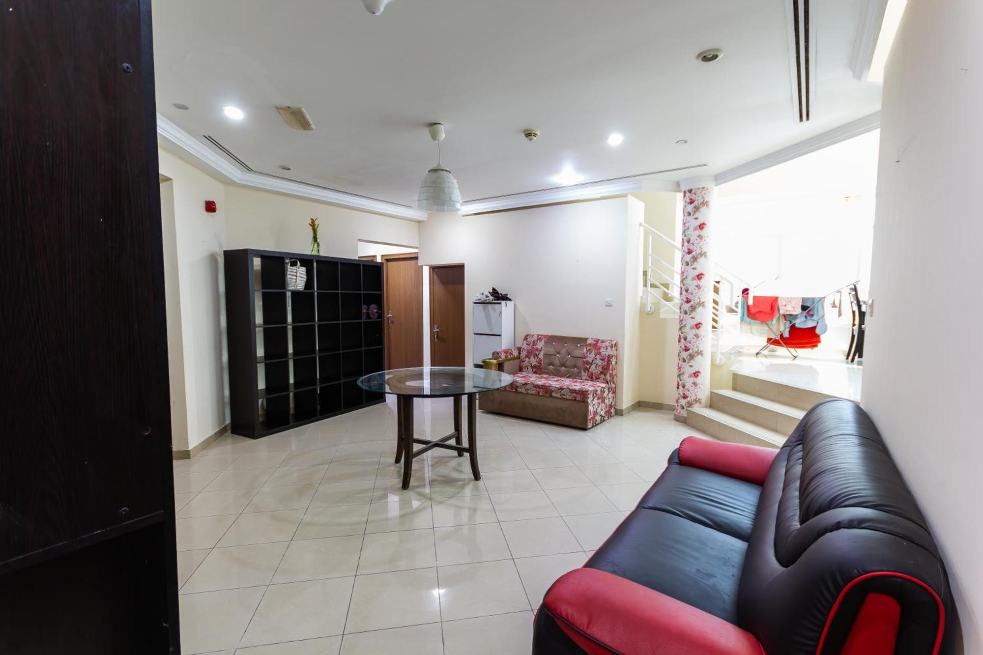 Budget Rooms With Private Bathroom For 'Girls' Only In Dubai, Marina Dış mekan fotoğraf