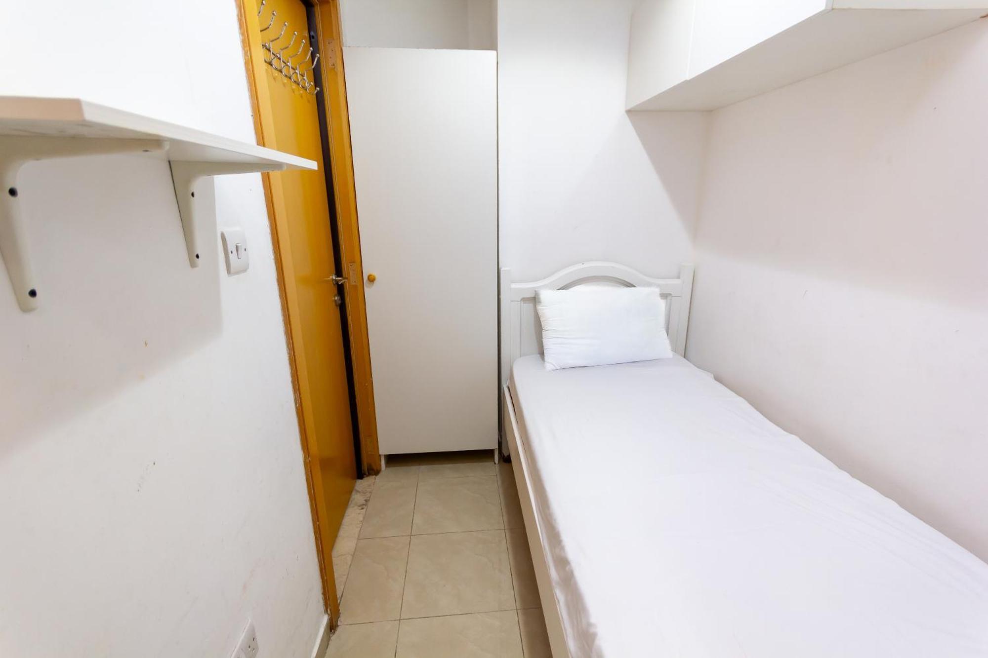 Budget Rooms With Private Bathroom For 'Girls' Only In Dubai, Marina Dış mekan fotoğraf