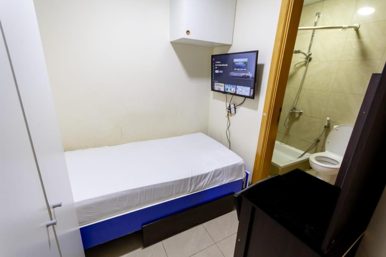 Budget Rooms With Private Bathroom For 'Girls' Only In Dubai, Marina Dış mekan fotoğraf