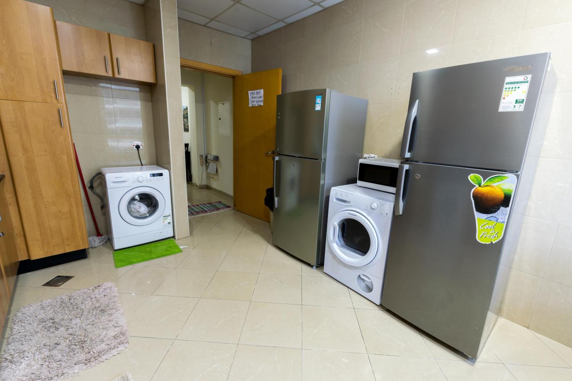 Budget Rooms With Private Bathroom For 'Girls' Only In Dubai, Marina Dış mekan fotoğraf