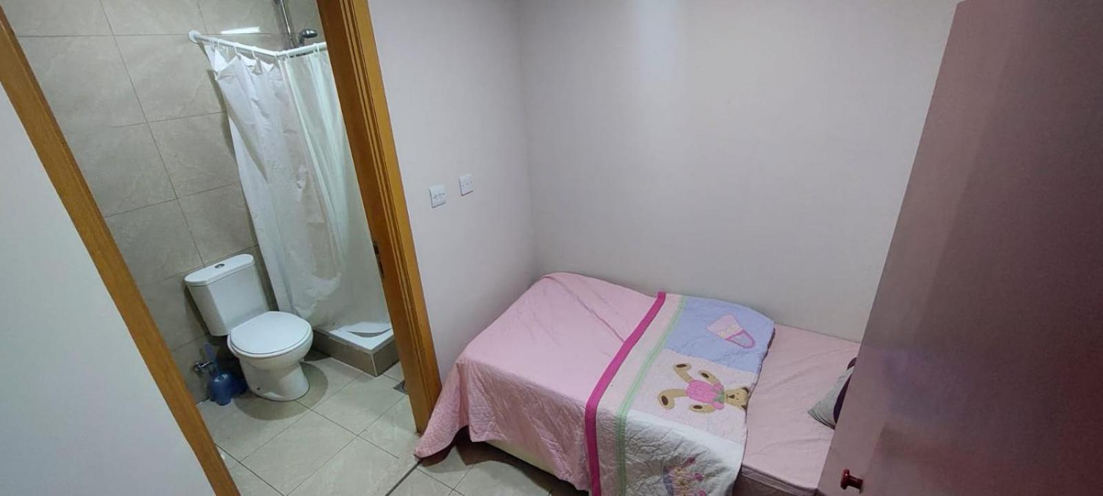 Budget Rooms With Private Bathroom For 'Girls' Only In Dubai, Marina Dış mekan fotoğraf